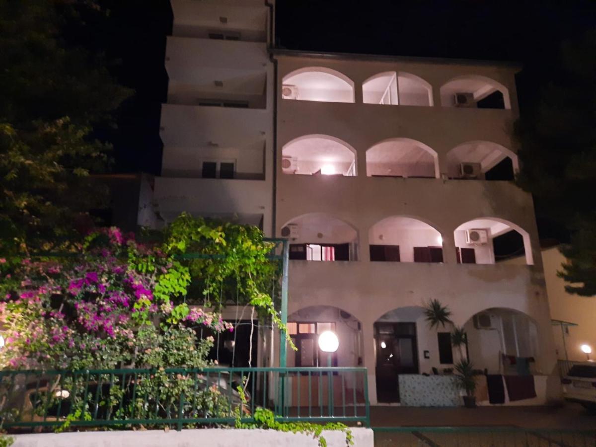 Apartmani R&B Radalj Makarska Buitenkant foto