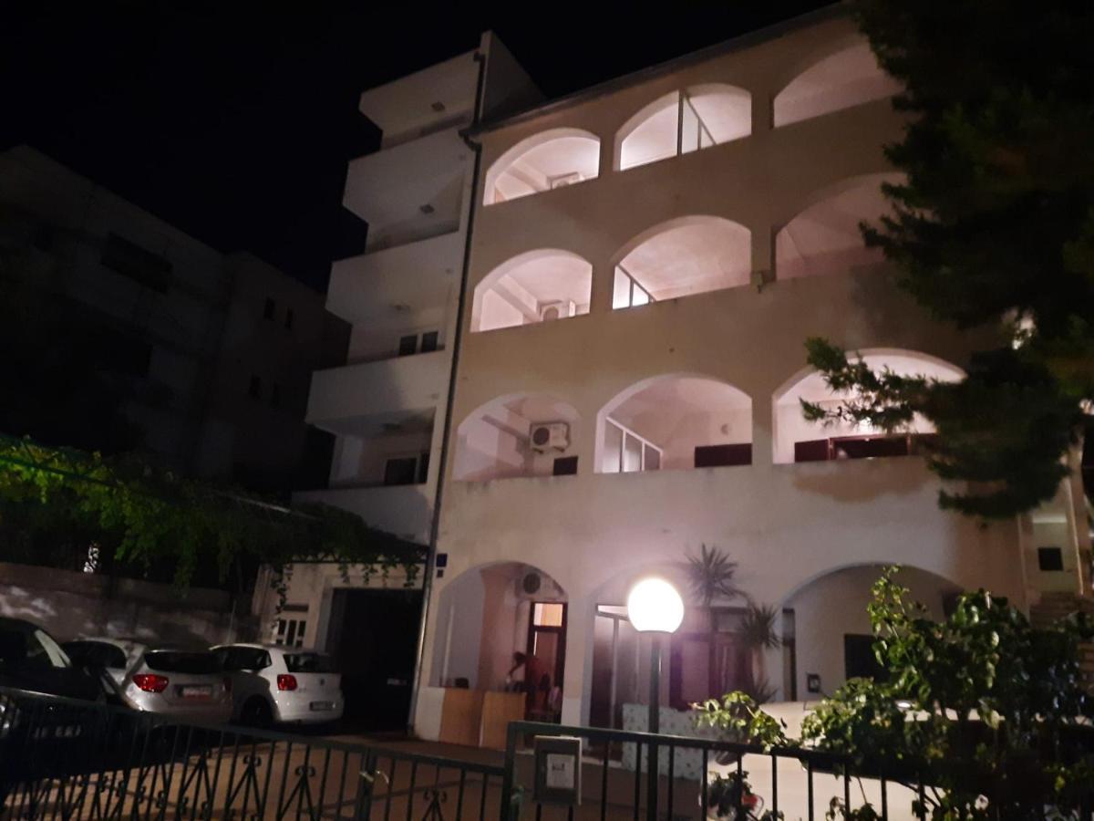 Apartmani R&B Radalj Makarska Buitenkant foto