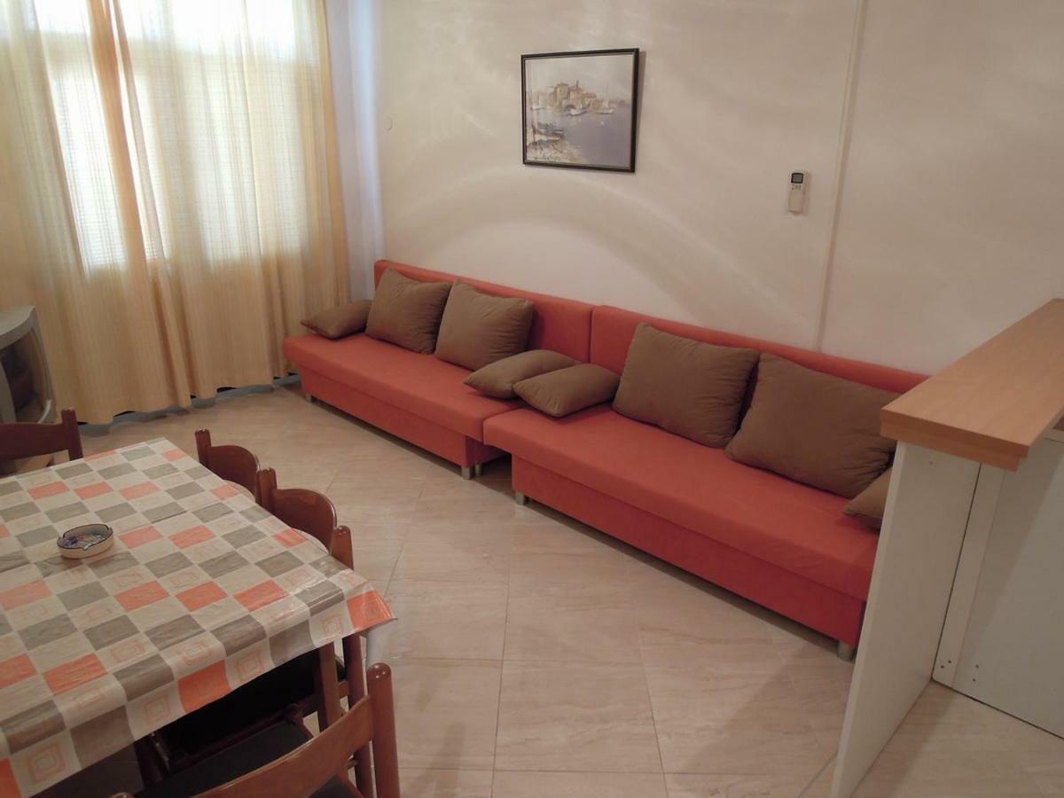 Apartmani R&B Radalj Makarska Buitenkant foto